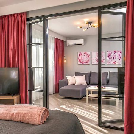 ROSÉ one bedroom designer apartment in city centre Sofia Extérieur photo