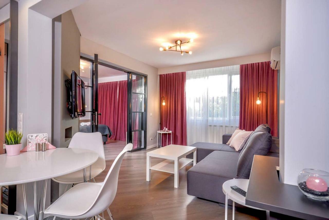 ROSÉ one bedroom designer apartment in city centre Sofia Extérieur photo