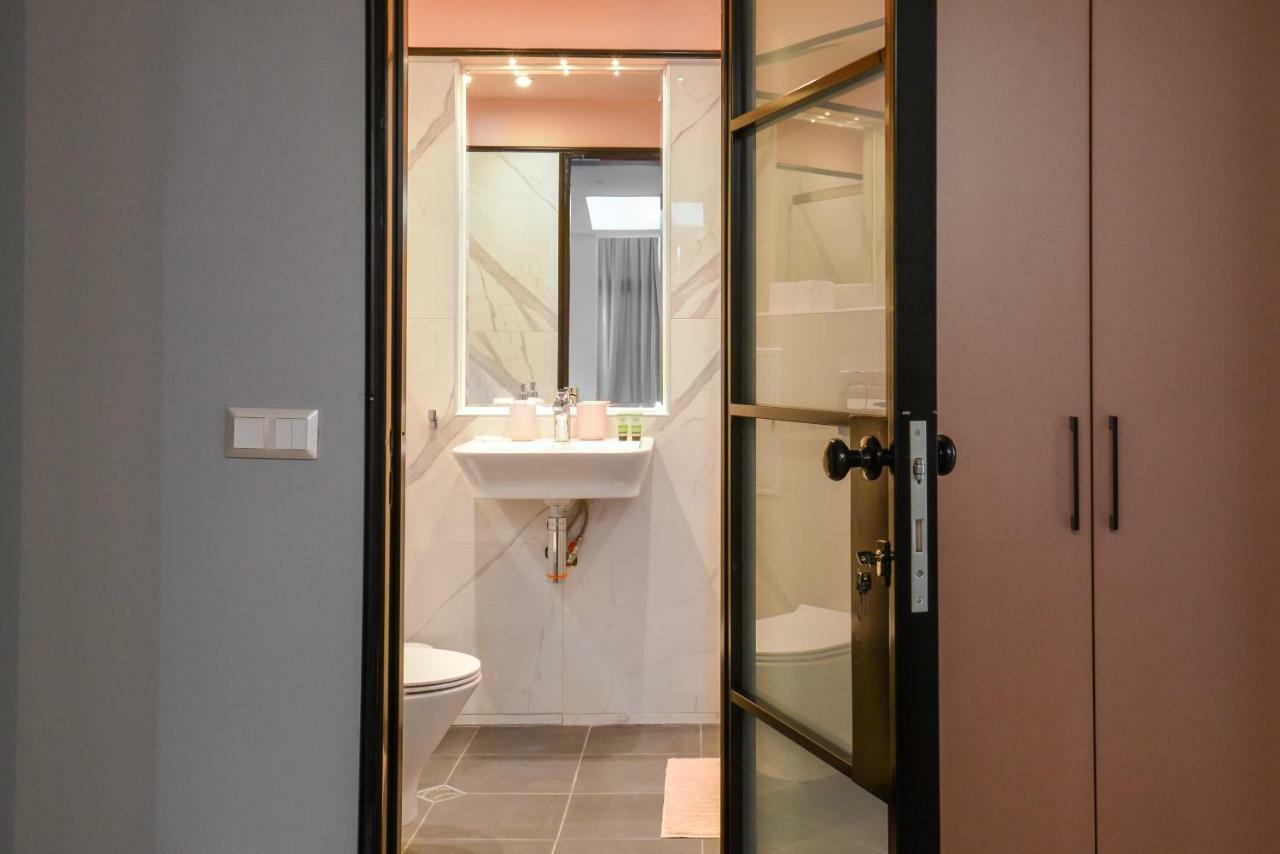 ROSÉ one bedroom designer apartment in city centre Sofia Extérieur photo