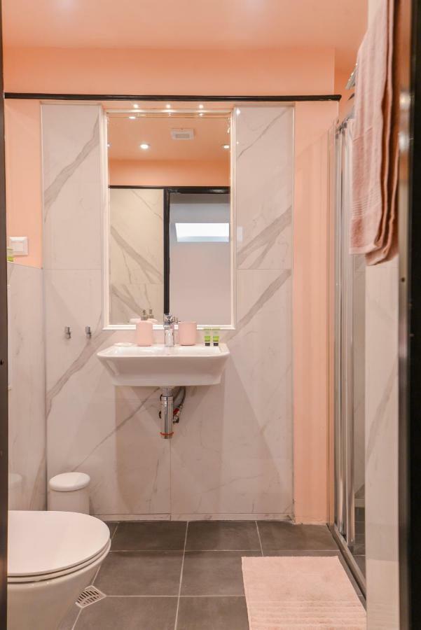 ROSÉ one bedroom designer apartment in city centre Sofia Extérieur photo